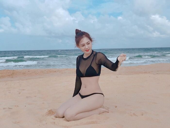 yen xoi bikini